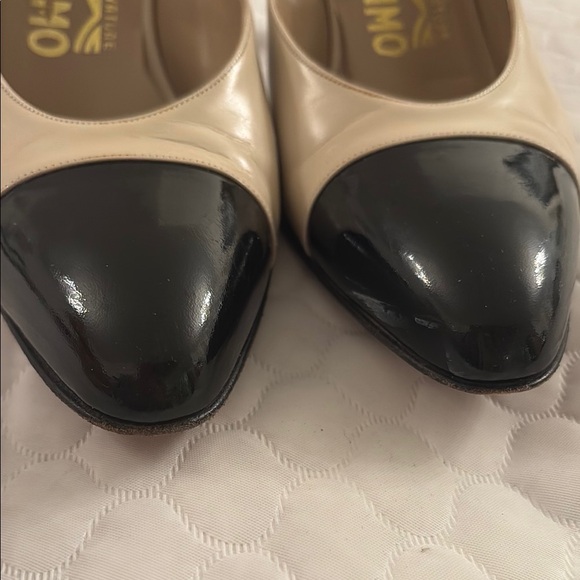 50% off 
Salvatore Ferragamo Beige and Black Women's sling backpumps - Picture 5 of 8